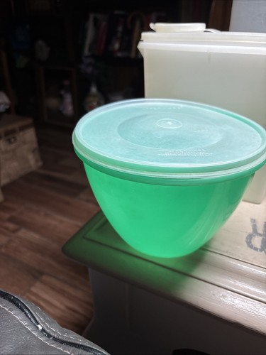 Vintage tupperware green crisp - vintage,