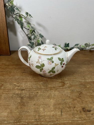 Wedgwood wild strawberry - -,