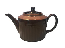 STAFFORDSHIRE POTTERY 1900 -