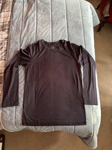 Long sleeved shirt size - t, s