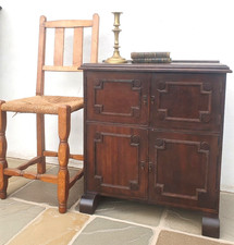 A Small Arts And Crafts Style