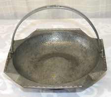 Art deco style arts and crafts