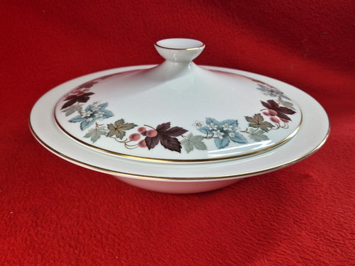 Royal doulton camelot lidded - doulton, :