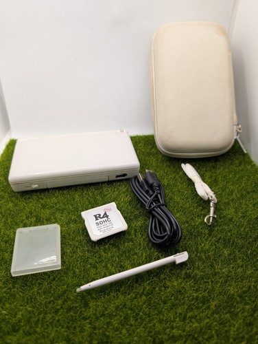 Nintendo lite polar white - nintendo,