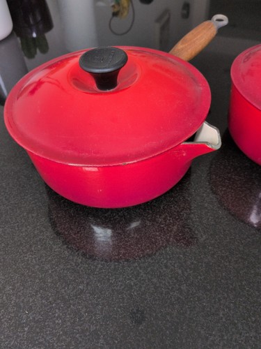 Vintage creuset round cast - vintage,
