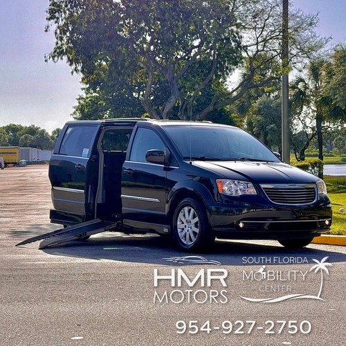 2013 chrysler town country - &,