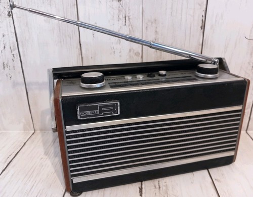 Roberts radio rfm3 model read - model.,