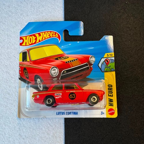 Hot wheels lotus cortina - lotus, red