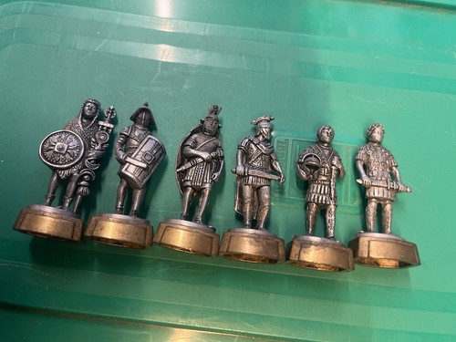 Kinder soldiers metal - kinder, vintage
