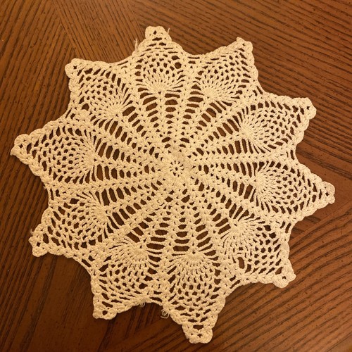 Vintage crochet doily 21cm - 21cm, x