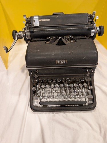 1940s black model kmm royal - model,
