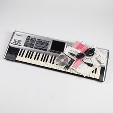 ROLAND FANTOM-X6 SYNTHESIZER
