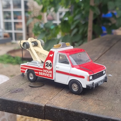 Vintage corgi ford transit - corgi, tow