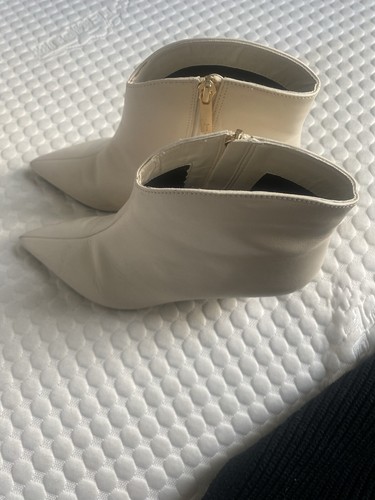 Cream heeled ted - baker, ankle