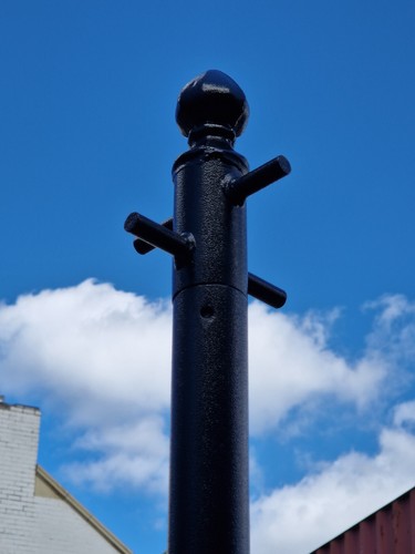 Dio met clothes - dio-met, pole