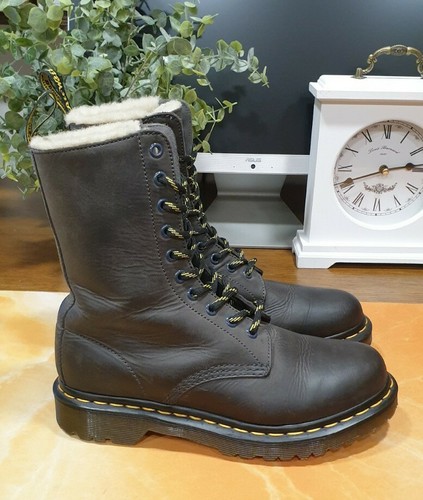 Stay warm dr martens - stay,