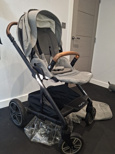 Nuna mixx pushchair - inc, muff