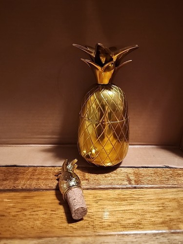Pineapple wine glass - pineapple, w/wine