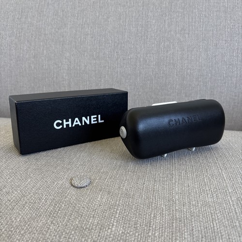 Chanel black clamshell - chanel,