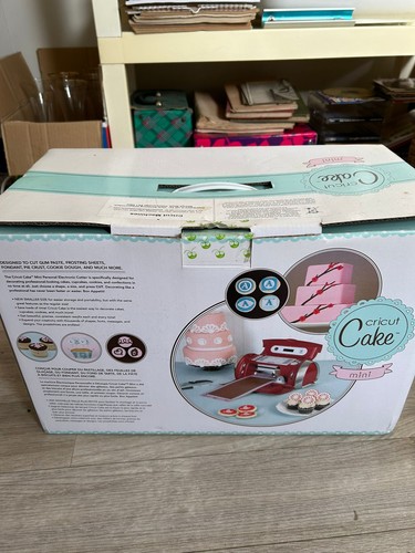Cricut mini cake decorations - cricut,