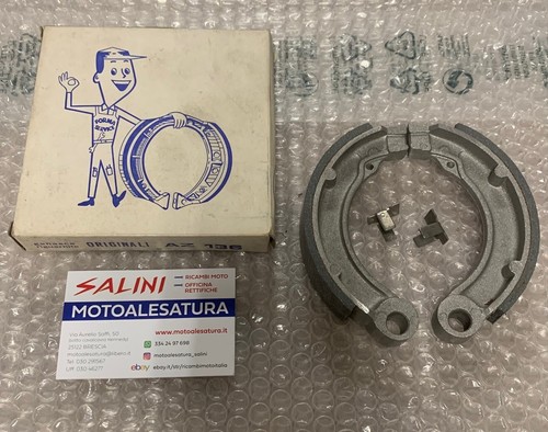 Pair rear brake - shoes, vespa