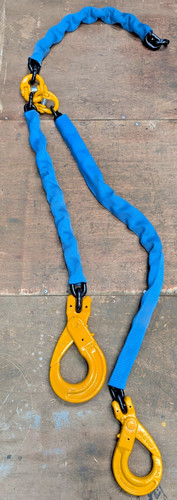 Skip lorry wagon chain - skip, loader