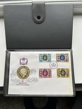 1977 ROYAL SILVER JUBILEE CROWN MEDAL & FIRST DAY COVER