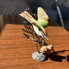 ROYAL WORCESTER GOLDCREST ON
