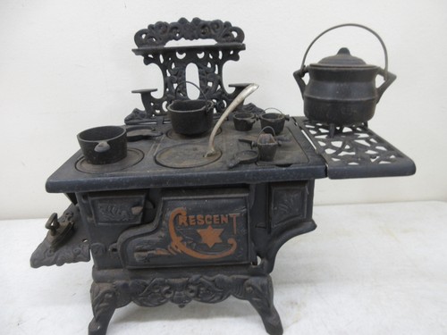 Miniature decortive cast iron - cast,