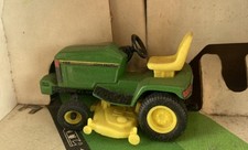 ERTL JOHN DEERE #455 #5591 LAWN & GARDEN TRACTOR 1/16 SCALE SIZE WITH ITS BOX