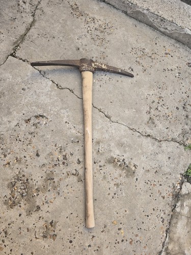 Vintage long handled pick - long,