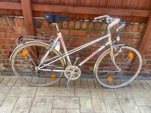 Kunsting white bicycle - white, retro