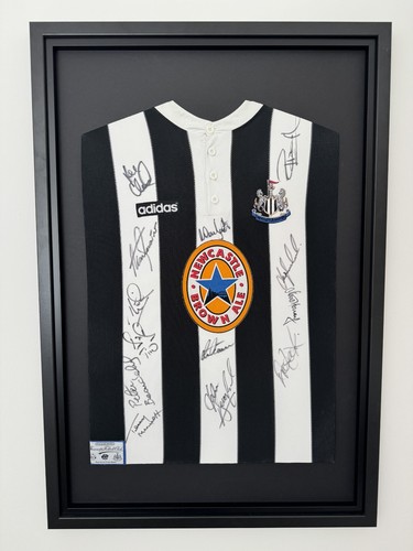 Authentic signed 1995 1997 - authentic,