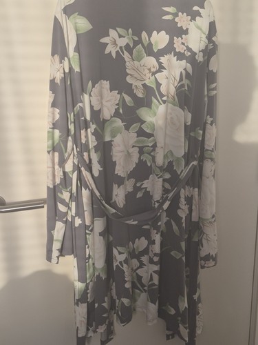 Dressing gown size new - dressing,
