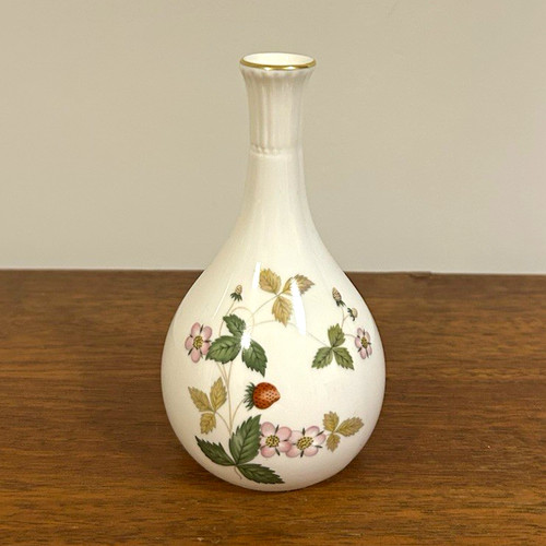 Wedgwood wild strawberry bone - wedgwood,