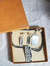 BNIB Debenhams Buckingham 3 Strings Necklace & Earings Set Navy Blue Gift Boxed 