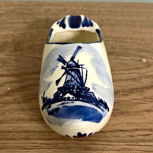 Blue white ceramic shoe - &,