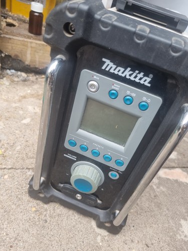 Makita bmr100 radio - bmr100,