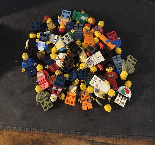 Random lego minifigures - random,