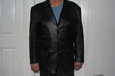 GENTS LEATHER JACKET SIZE M - SEE PHOTOGRAPHS SHOWING MEASUREMENTS