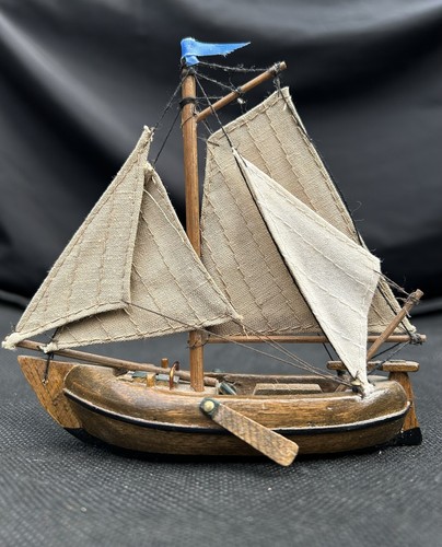 Vtg detailed wooden - vtg,
