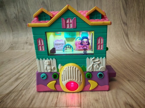 Pixel chix babysitter house - chix,