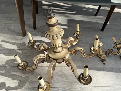 Very large cream wooden - a,