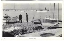 FELIXSTOWE FERRY, SUFFOLK - OLD REAL PHOTO POSTCARD (ref 2343/24)