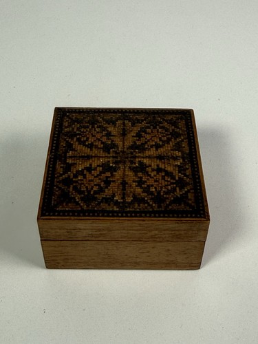 Vintage wooden trinket box - vintage,