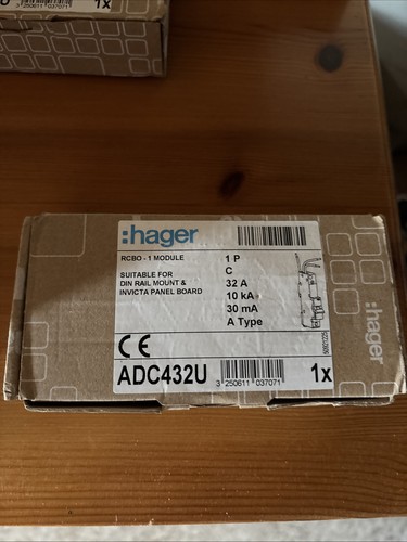 Hager adc432u 32a 10ka - 1p, c