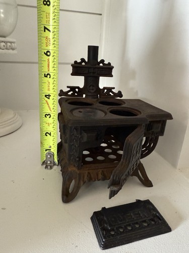 Miniature queen cast - miniature, iron