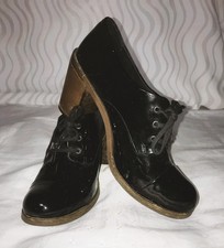 OFFICE BLACK PATENT LEATHER BLOCK HEEL BROGUES - SIZE: UK 7 / EURO 41