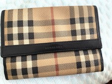 BURBERRY London Leather Beige
