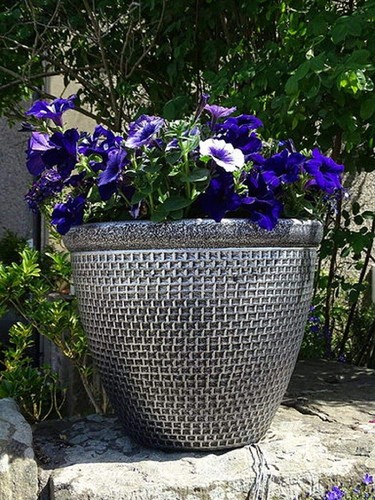 Large plastic round - large,